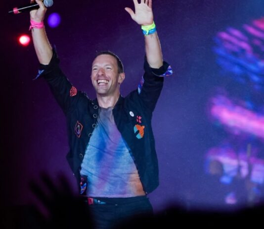 Coldplay’s ‘Cry, Cry, Cry’ Duet with Chvrches’ Lauren Mayberry Sparks Tears of Joy Coldplay Cry Cry Cry