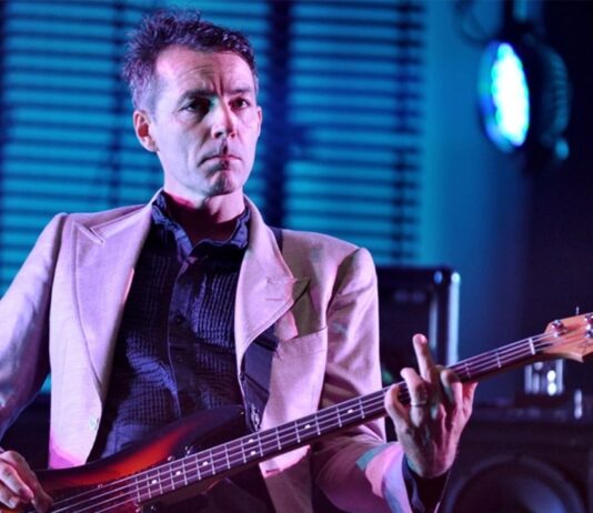 Pulp Bassist Steve Mackey Dies at 56