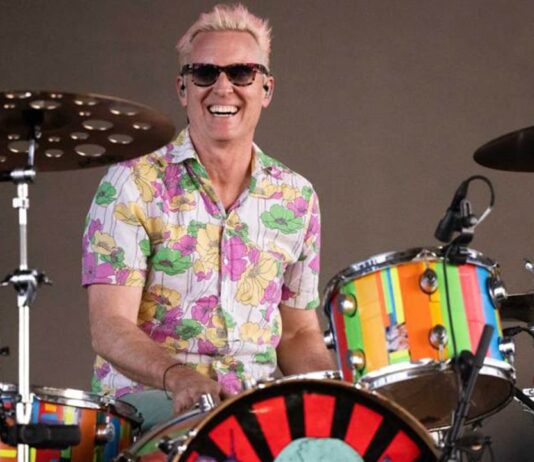 Foo Fighters Launch First Tour With New Drummer Josh Freese, Play Four New Songs
