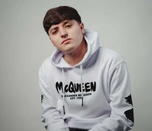 How Gabito Ballesteros Went From a Mariachi Choir to a Viral Corridos Star How Gabito Ballesteros Went From a Mariachi Choir to a Viral Corridos Star