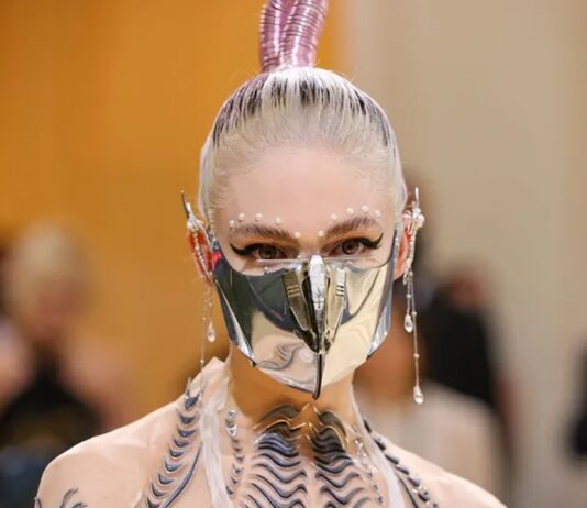 Grimes Shows Support for Lizzo Amid Sexual Harassment Lawsuit Loyalty Matters to Me