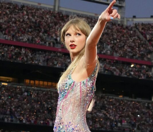 Meg Ryan’s Rom-Com Return Will Have to Wait Until After Taylor Swift’s ‘Eras Tour’ Film