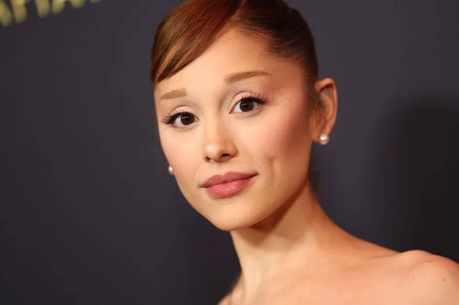 ariana grande taking a break